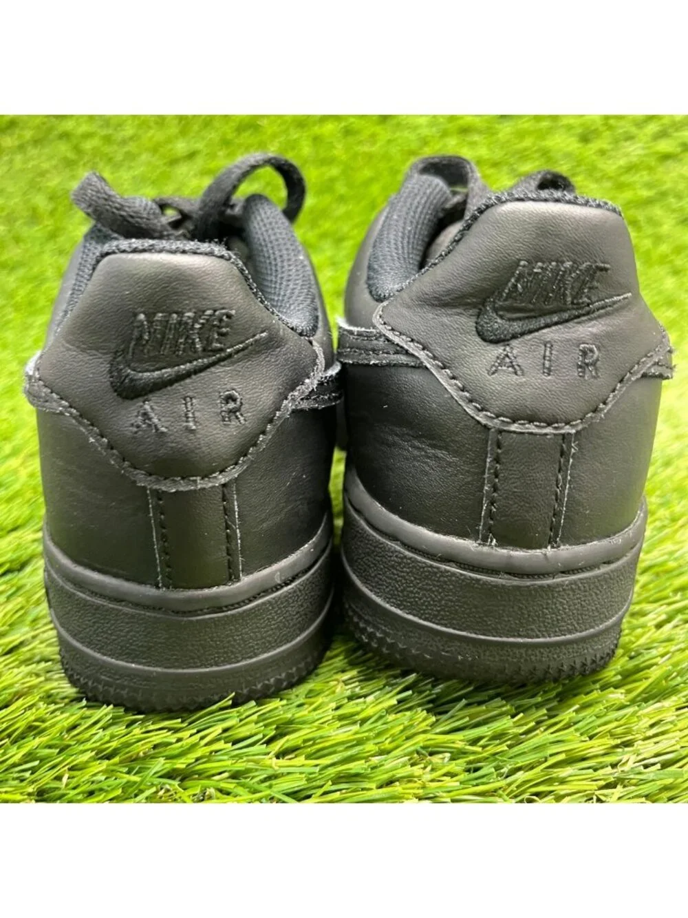 Nike Air Force 1 LE Boys Size 1Y Triple Black Athletic Leather Shoes Sneakers